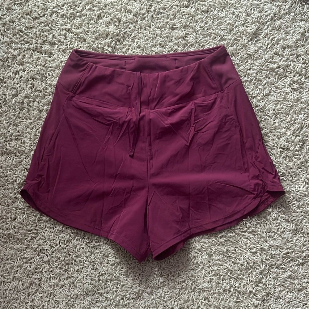 NWOT Nike Women’s Small Magenta Shorts